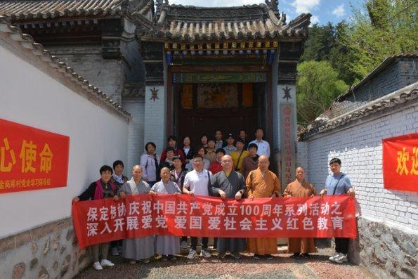 哈尼和她的宠物们